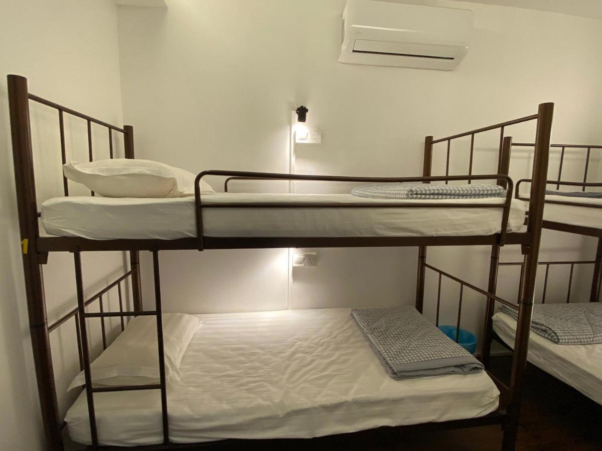 Sydney Backpackers Jonker Street Melaka Hostel Room photo